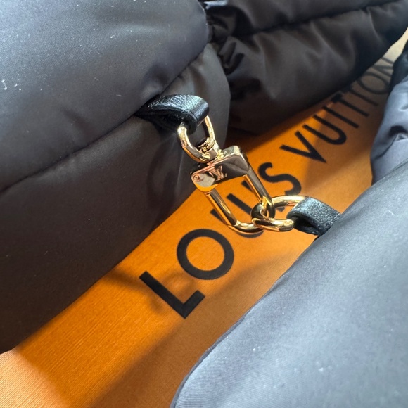 NEW RARE Louis Vuitton Black and Brown Classic Monogram Winter Gloves Mittens - Picture 4 of 11